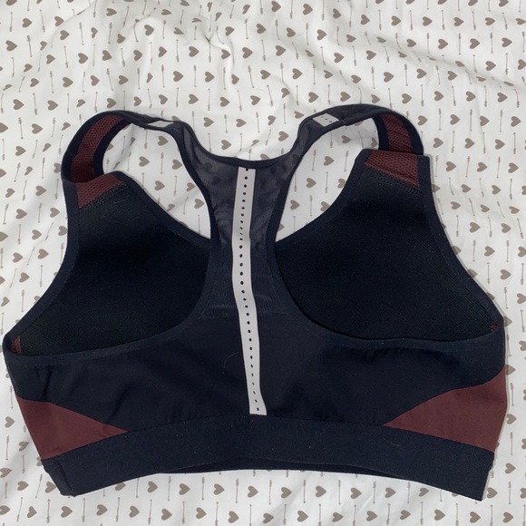 Nike sports bra - Picture 2 of 3